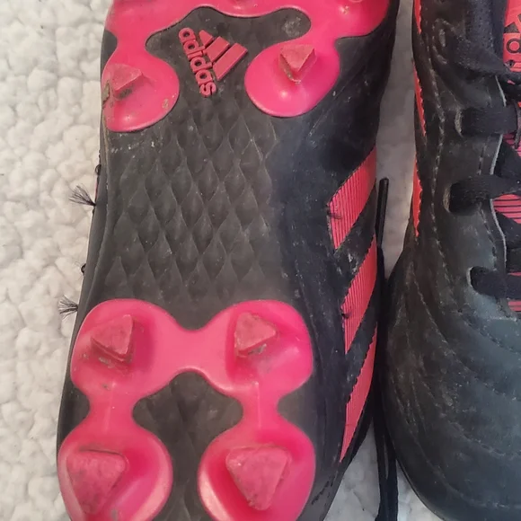 Adidas Kids Black and Pink Soccer Cleats - Picture 4 of 5